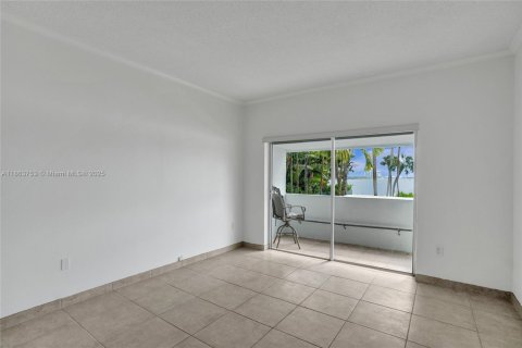 Condominio en venta en Sunny Isles Beach, Florida, 1 dormitorio, 55.56 m2 № 1891708 - foto 16