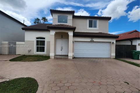 Casa en Hialeah, Florida 4 dormitorios, 220.36 m2 № 2048682