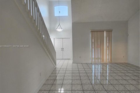 Casa en alquiler en Hialeah, Florida, 4 dormitorios, 220.36 m2 № 2048682 - foto 10