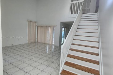 Casa en alquiler en Hialeah, Florida, 4 dormitorios, 220.36 m2 № 2048682 - foto 8