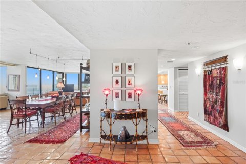 Condo in Sarasota, Florida, 2 bedrooms № 2213632 - photo 4