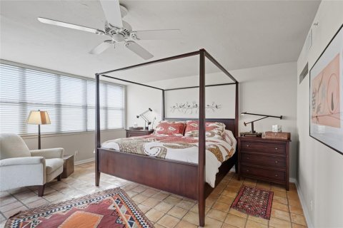 Condo in Sarasota, Florida, 2 bedrooms № 2213632 - photo 29