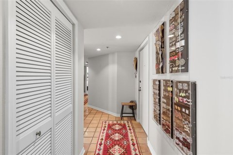 Condo in Sarasota, Florida, 2 bedrooms № 2213632 - photo 23
