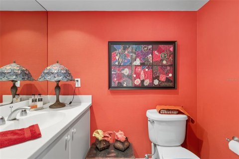 Condo in Sarasota, Florida, 2 bedrooms № 2213632 - photo 22