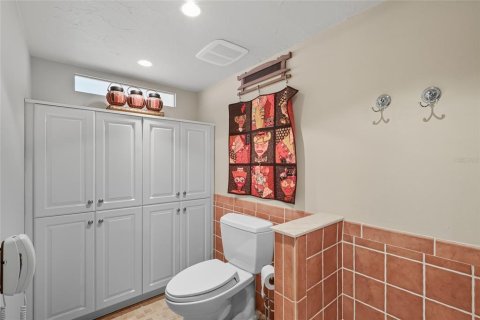 Condo in Sarasota, Florida, 2 bedrooms № 2213632 - photo 28