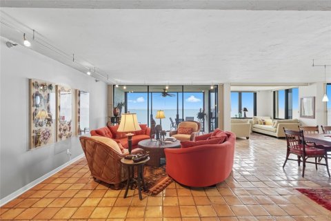 Condo in Sarasota, Florida, 2 bedrooms № 2213632 - photo 5