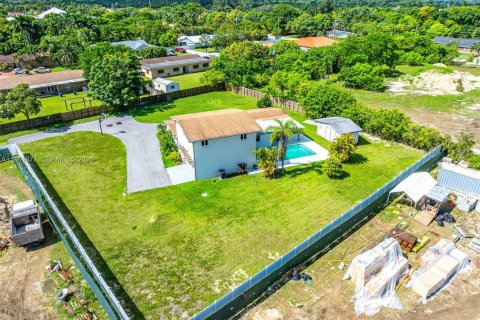 Casa en venta en Miami, Florida, 4 dormitorios, 240.52 m2 № 2023827 - foto 7