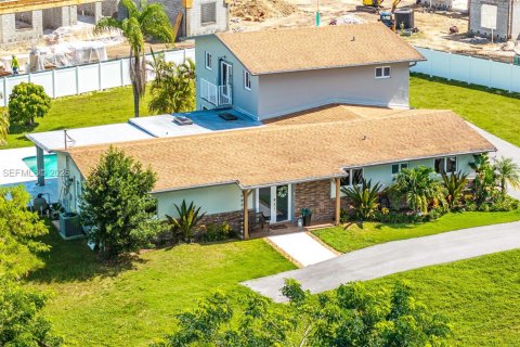 Villa ou maison à Miami, Floride 4 chambres, 240.52 m2 № 2023827