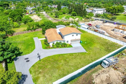 Casa en venta en Miami, Florida, 4 dormitorios, 240.52 m2 № 2023827 - foto 5