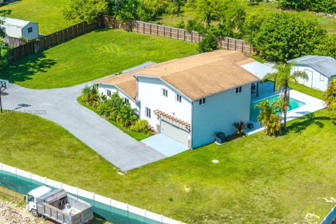 Casa en venta en Miami, Florida, 4 dormitorios, 240.52 m2 № 2023827 - foto 18