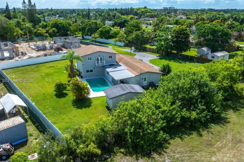 Casa en venta en Miami, Florida, 4 dormitorios, 240.52 m2 № 2023827 - foto 6