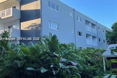 Copropriété à louer à North Miami, Floride: 1 chambre, 61.87 m2 № 1999770 - photo 2