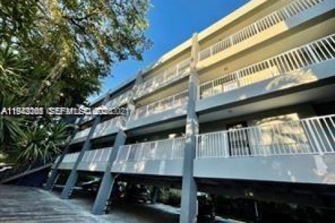 Copropriété à louer à North Miami, Floride: 1 chambre, 61.87 m2 № 1999770 - photo 3