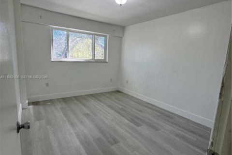 Copropriété à louer à North Miami, Floride: 1 chambre, 61.87 m2 № 1999770 - photo 10