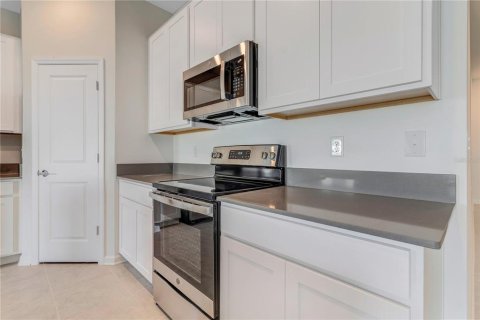 House in Davenport, Florida 3 bedrooms, 146.79 sq.m. № 1851013 - photo 4