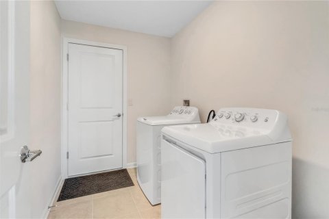 House in Davenport, Florida 3 bedrooms, 146.79 sq.m. № 1851013 - photo 18