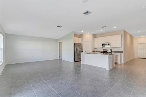 House in Davenport, Florida 3 bedrooms, 146.79 sq.m. № 1851013 - photo 7