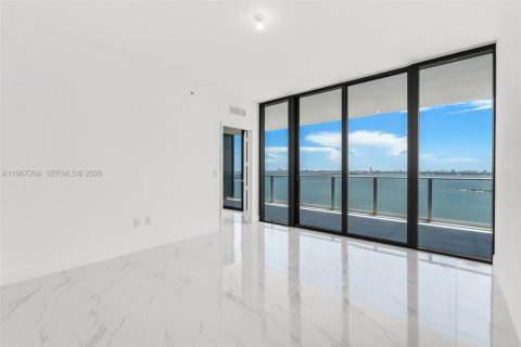 Condo in Miami, Florida, 3 bedrooms  № 2028569 - photo 7