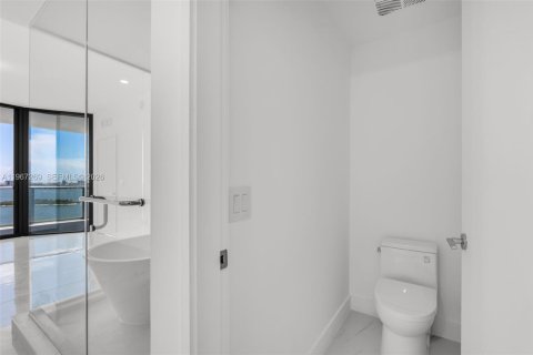 Condo in Miami, Florida, 3 bedrooms  № 2028569 - photo 17