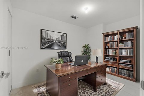 Condo in Miami, Florida, 3 bedrooms  № 2028569 - photo 23