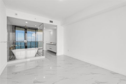 Condo in Miami, Florida, 3 bedrooms  № 2028569 - photo 15