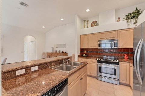 House in Englewood, Florida 2 bedrooms, 128.67 sq.m. № 1584113 - photo 20