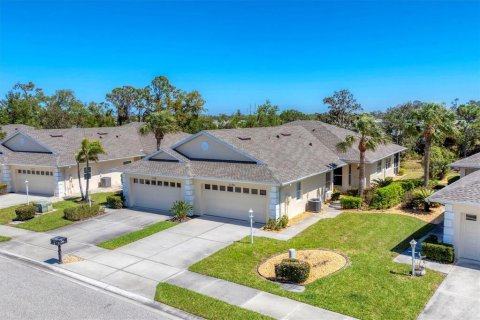 House in Englewood, Florida 2 bedrooms, 128.67 sq.m. № 1584113 - photo 1