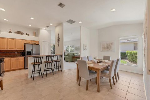 House in Englewood, Florida 2 bedrooms, 128.67 sq.m. № 1584113 - photo 6