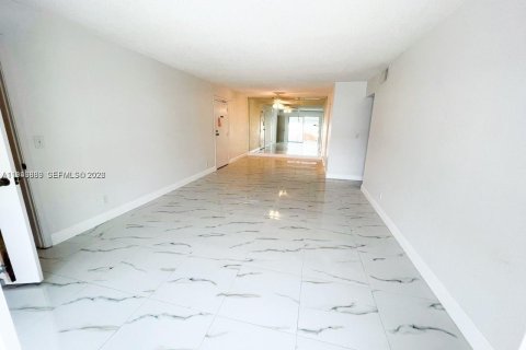 Снять в аренду кондоминиум в Форт-Лодердейл, Флорида 2 спальни, 111.48м2, № 2004148 - фото 6