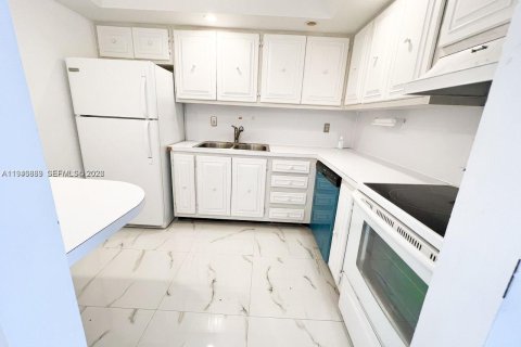 Снять в аренду кондоминиум в Форт-Лодердейл, Флорида 2 спальни, 111.48м2, № 2004148 - фото 8