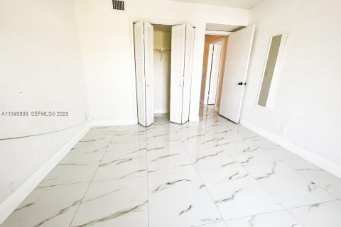 Снять в аренду кондоминиум в Форт-Лодердейл, Флорида 2 спальни, 111.48м2, № 2004148 - фото 12