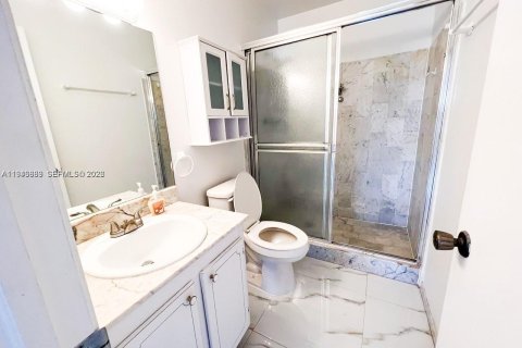 Снять в аренду кондоминиум в Форт-Лодердейл, Флорида 2 спальни, 111.48м2, № 2004148 - фото 13