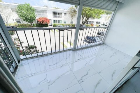 Condo in Fort Lauderdale, Florida, 2 bedrooms  № 2004148