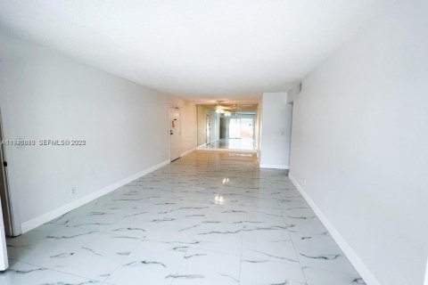 Снять в аренду кондоминиум в Форт-Лодердейл, Флорида 2 спальни, 111.48м2, № 2004148 - фото 5