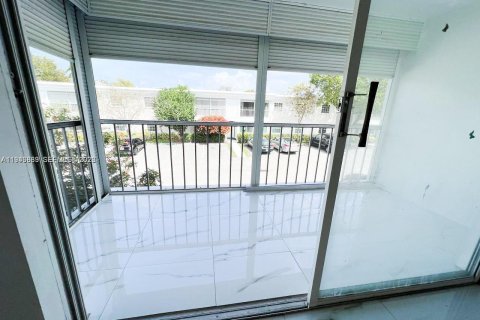 Снять в аренду кондоминиум в Форт-Лодердейл, Флорида 2 спальни, 111.48м2, № 2004148 - фото 4