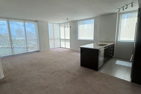 Condo in Miami, Florida, 2 bedrooms  № 1947943 - photo 7