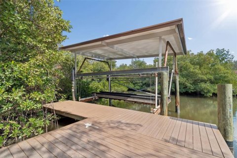 Casa en Tampa, Florida 4 dormitorios, 250.46 m2 № 2111999