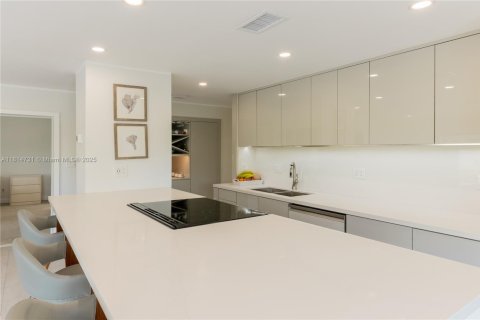 Condominio en venta en Hallandale Beach, Florida, 2 dormitorios, 100.33 m2 № 1766482 - foto 15