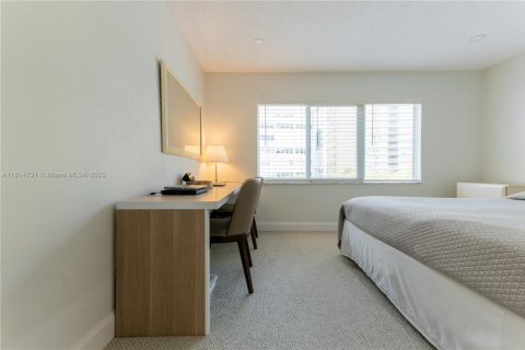 Condominio en venta en Hallandale Beach, Florida, 2 dormitorios, 100.33 m2 № 1766482 - foto 29