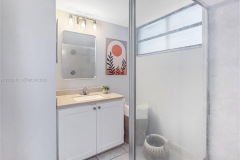 Touwnhouse à vendre à Pembroke Pines, Floride: 2 chambres, 122.45 m2 № 2066347 - photo 13