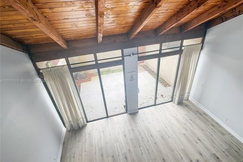 Touwnhouse à vendre à Pembroke Pines, Floride: 2 chambres, 122.45 m2 № 2066347 - photo 5