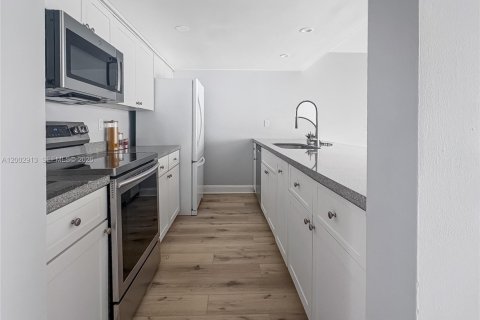 Touwnhouse à vendre à Pembroke Pines, Floride: 2 chambres, 122.45 m2 № 2066347 - photo 8