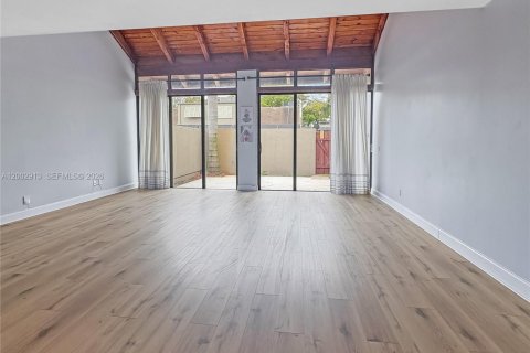 Touwnhouse à vendre à Pembroke Pines, Floride: 2 chambres, 122.45 m2 № 2066347 - photo 3