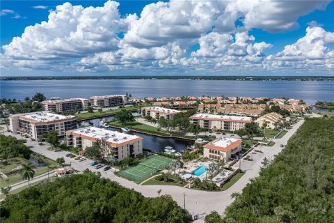 Copropriété à vendre à Punta Gorda, Floride: 3 chambres, 144 m2 № 2427299 - photo 11