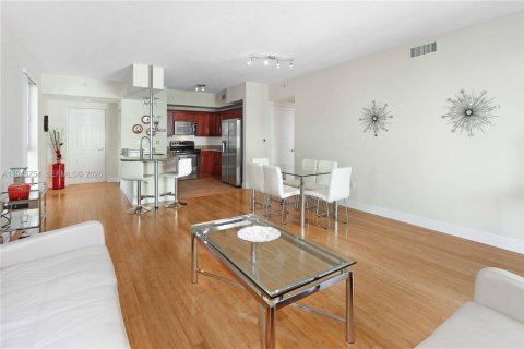 Copropriété à louer à Miami, Floride: 2 chambres, 106.84 m2 № 2002129 - photo 4