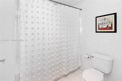 Copropriété à louer à Miami, Floride: 2 chambres, 106.84 m2 № 2002129 - photo 16