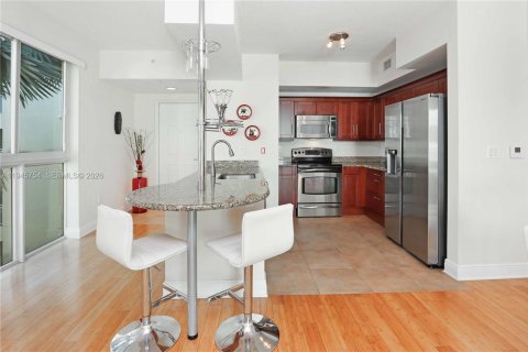 Copropriété à louer à Miami, Floride: 2 chambres, 106.84 m2 № 2002129 - photo 5