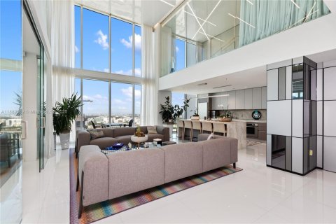 Condominio en Miami, Florida, 3 dormitorios  № 2016500