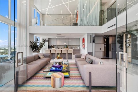 Condominio en alquiler en Miami, Florida, 3 dormitorios, 239.78 m2 № 2016500 - foto 16