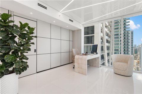 Condominio en alquiler en Miami, Florida, 3 dormitorios, 239.78 m2 № 2016500 - foto 19